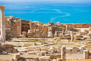 Cipro: l'isola dei Santi oltre le frontiere