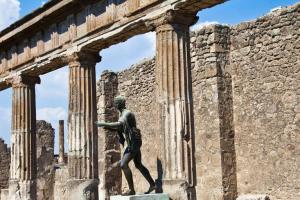 Napoli, Pompei ed Ercolano: suggestione tra le rovine d'un tempo
