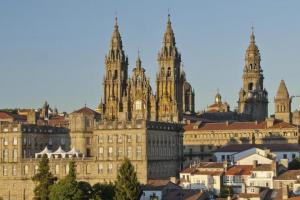 FATIMA e SANTIAGO DE COMPOSTELA con visita di Porto e Coimbra